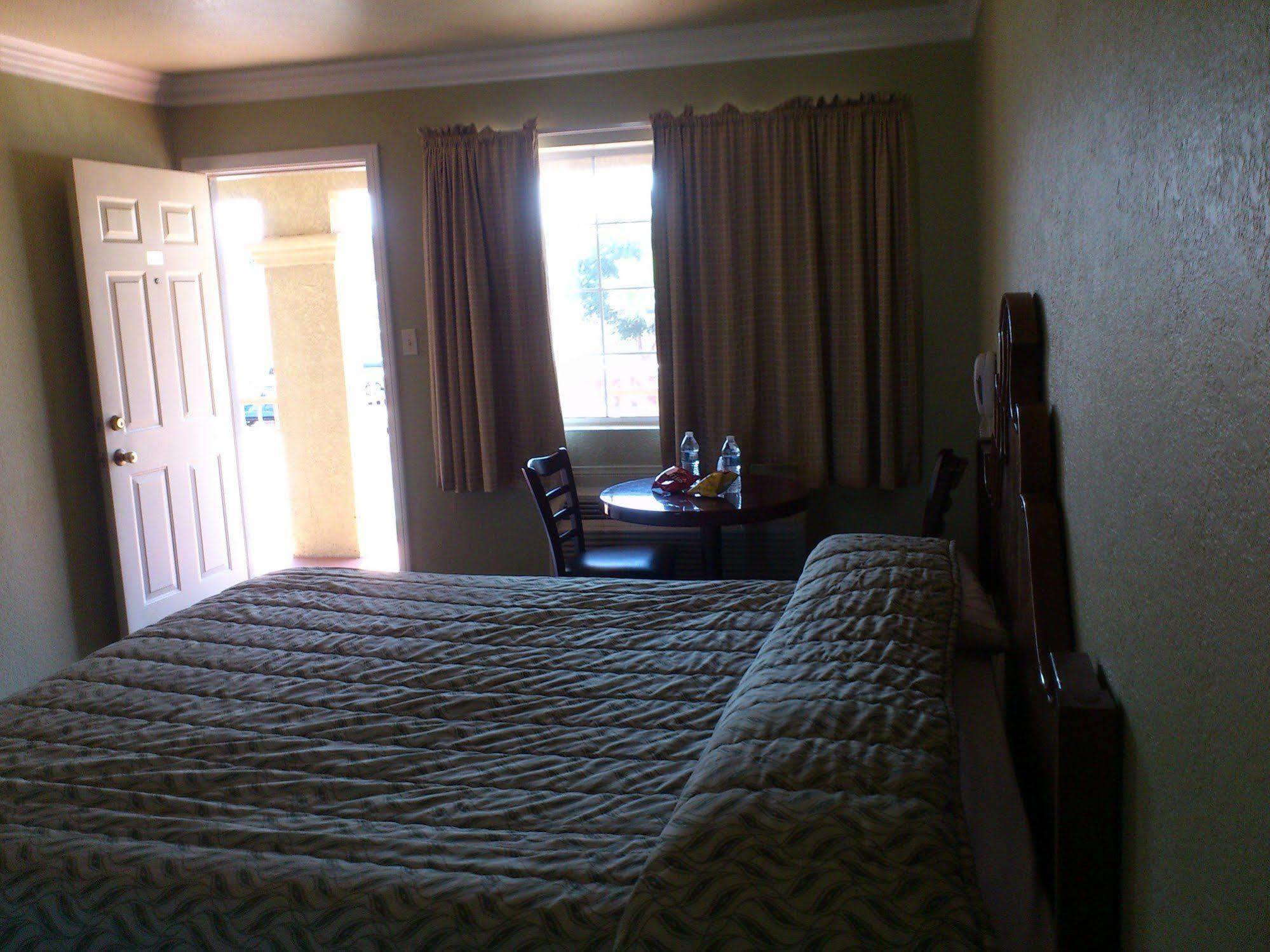 Santa Ana Travel Inn Dış mekan fotoğraf